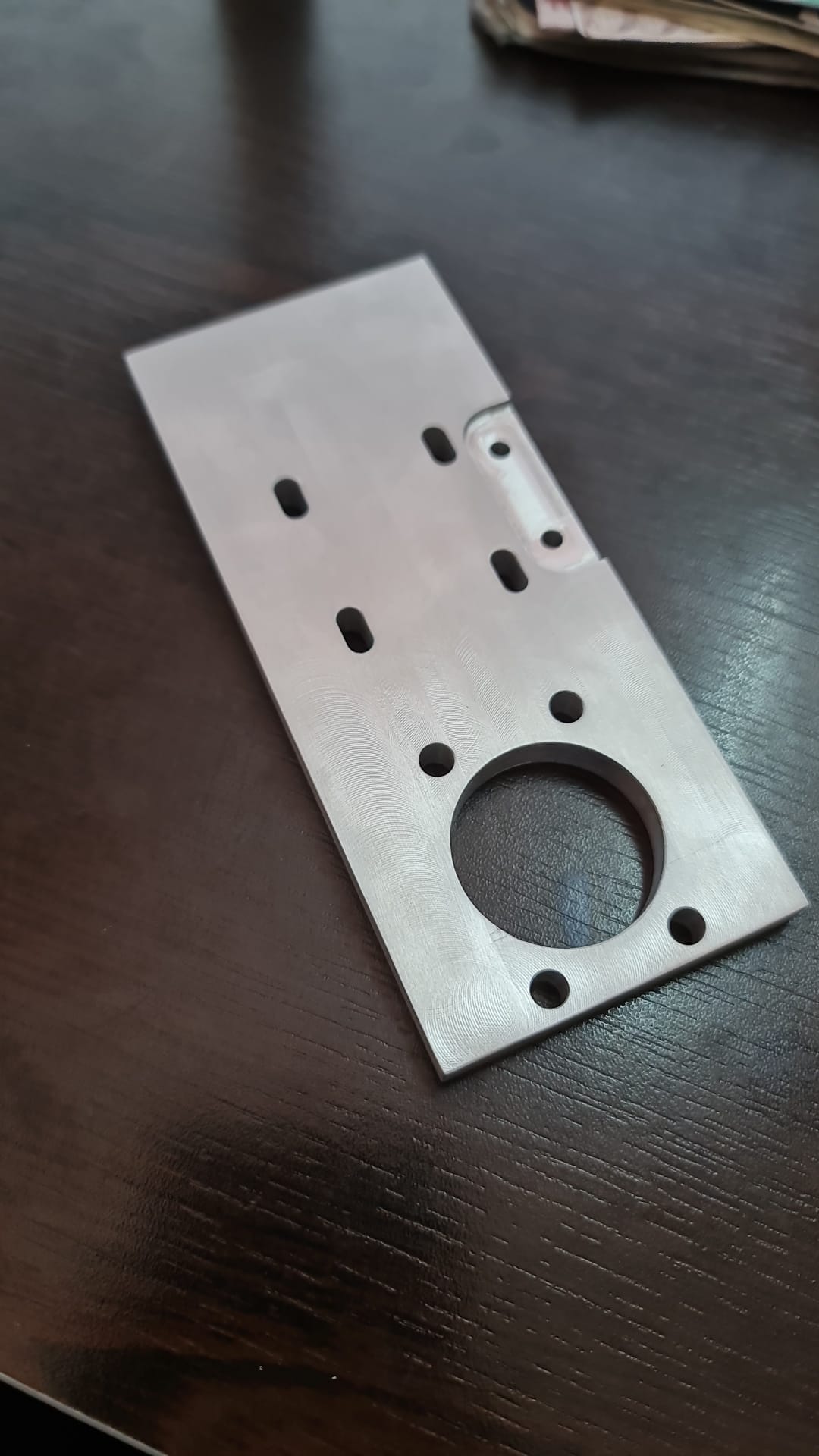 Precision CNC Milled Metal Plates – Custom Drilling, Slotting and Industrial Machine Components.